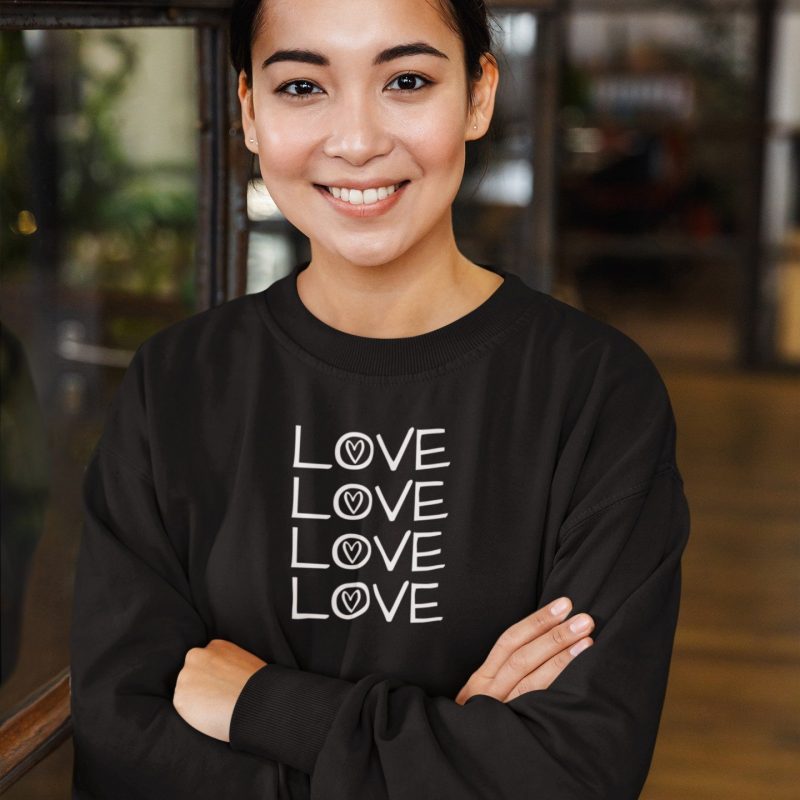 Love Love Love Love – Women's Black Crop Sweatshirt