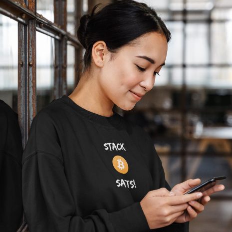 Stack Bitcoin Sats – Women's Black Crop Sweatshirt